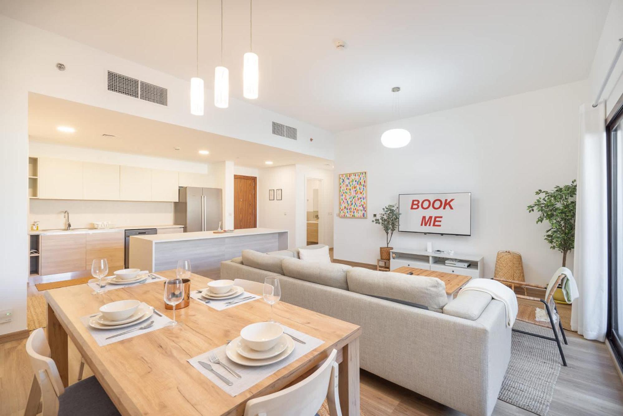 Stylish 2-bedroom With Balcony Views In
